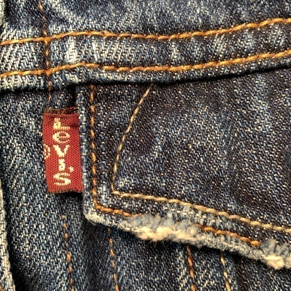 Levi’s Denim Jean Jacket - Picture 3 of 8
